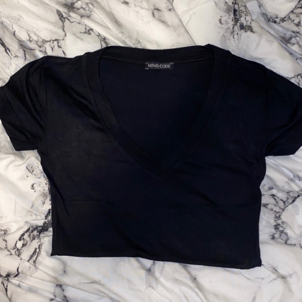 Black tee - Picture 4 of 4
